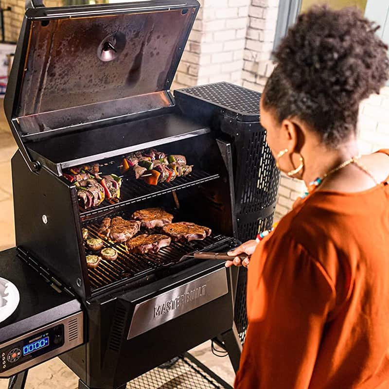 Masterbuilt Gravity Series 560 Digital Charcoal Grill + Smoker